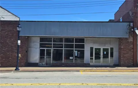 Brentwood Commercial Building with Licenses