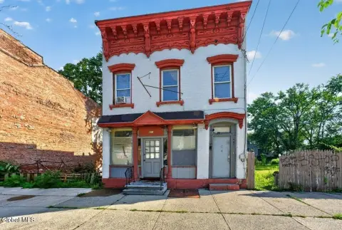 Mixed-Use Building With Apartment
