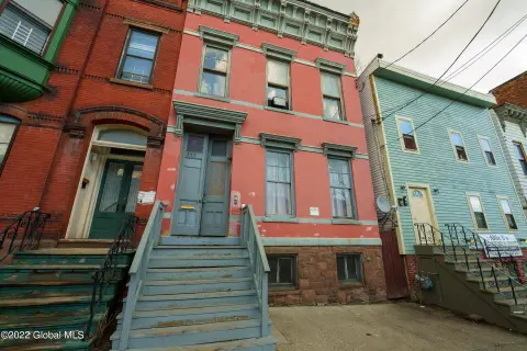 Brick Duplex with Separate Utilities