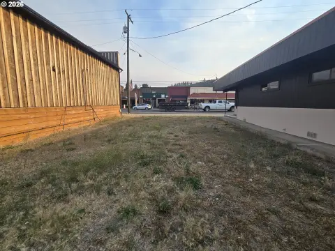 Commercial Lot with Alley Access