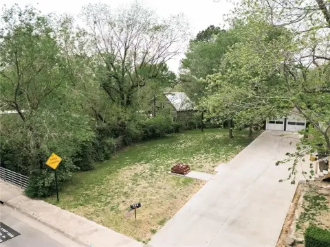 Residential Land Lot with Shared Driveway