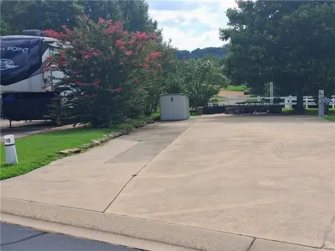 Back-In RV Resort Lot