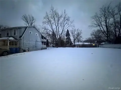 Residential Lot in Dearborn Heights