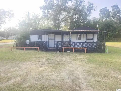 Commercial Land with Portable Buildings
