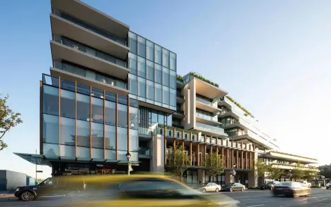 Retail Space with Expansive Glazing