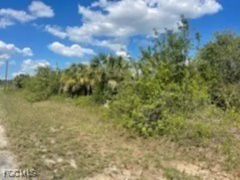 Residential Land in Labelle, FL