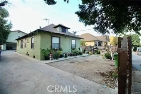 Duplex with Carport