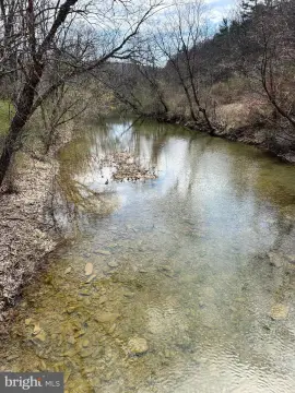 Picturesque Land with Mountain Views