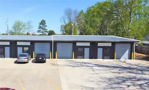 Ready-to-Lease Flex Warehouse