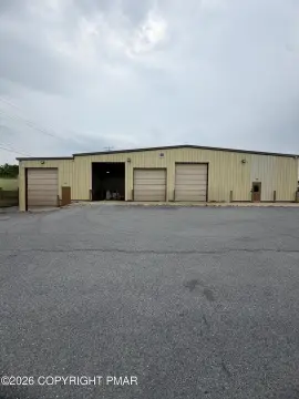 Industrial Garage-Warehouse Space