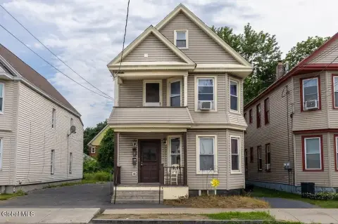 Duplex with In-Unit Laundry