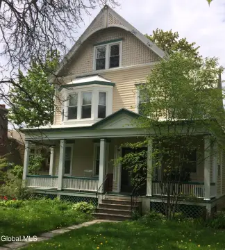 Duplex with Private Deck