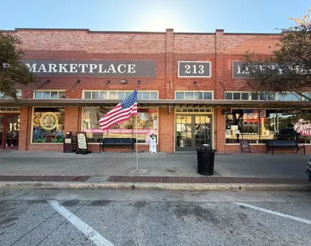 Historic Downtown Ennis Commercial Space
