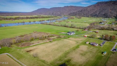 Unrestricted Land Near Holston River