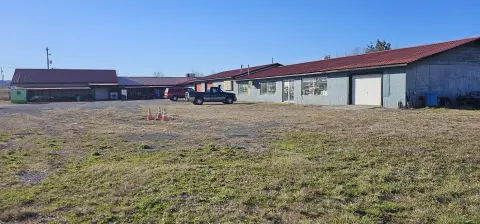 Commercial Building in Mooresburg, TN