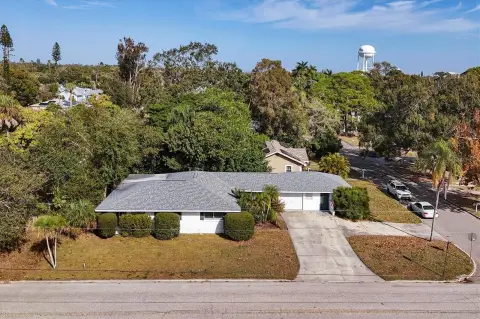 Bradenton Duplex with Investment Potential