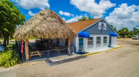 Restaurant with Outdoor Tiki Bar