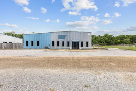 Warehouse with Fenced Yard