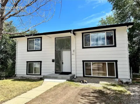 Renovated Hillside Duplex with Private Entrances