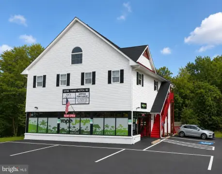 Office Lease with Shared Parking