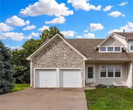 Ranch Duplex with Fenced Backyard
