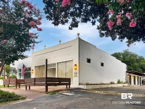 Historic Mixed-Use Commercial Building