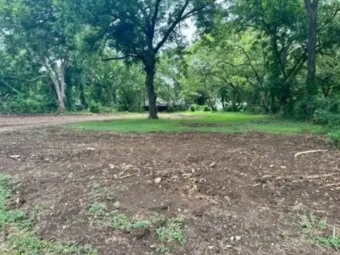 Double Lot in Historic District