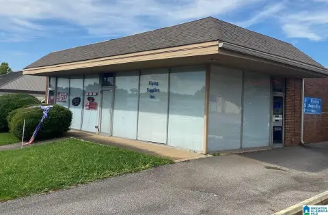 Commercial Building in Roebuck