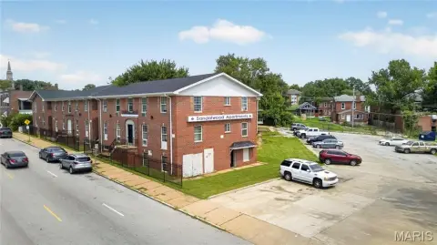 42-Unit Garden-Style Apartment Building