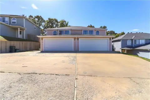 Fayetteville Duplex Near Junior High