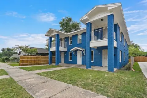 Renovated Quadplex with Balconies