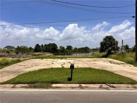 Waterfront Land Lot with Lake Pontchartrain Access