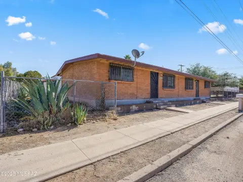 Single-Story Duplex with RV Parking