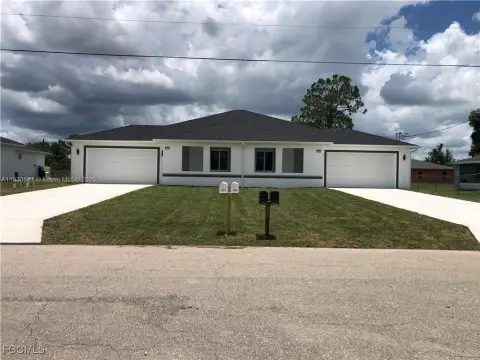 New Duplex in Lehigh Acres