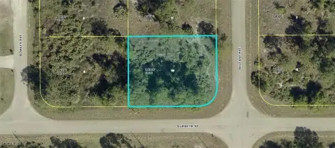 Oversized Corner Lot in Fort Myers