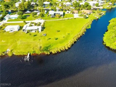 Waterfront Land in Moore Haven