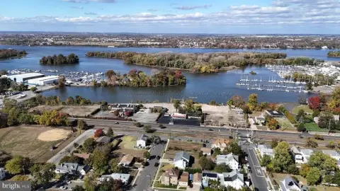 Delaware River Waterfront Land