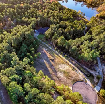 Aiken Land with Equestrian Amenities