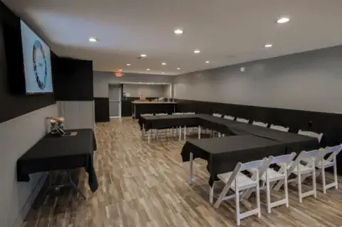 Commercial Building in Paseo District