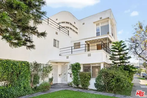 Streamline Moderne Four-Plex in Beverly Grove