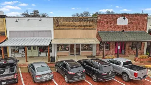 Historic Retail Building in Farmersville