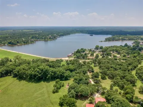 Arcadia, OK Waterfront Land