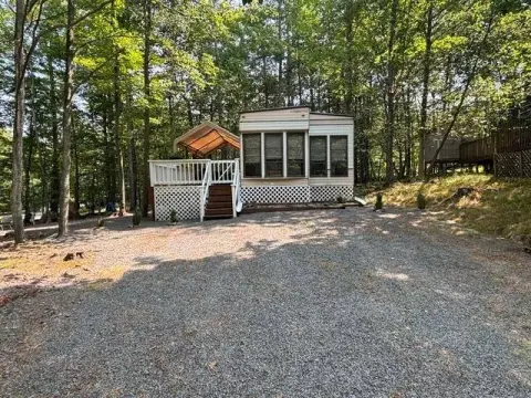 Park Model Community Lot with Deck