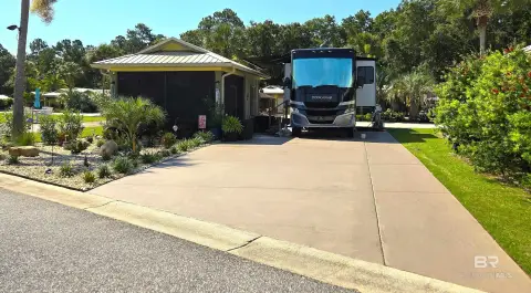 RV Resort Pull-Through Lot