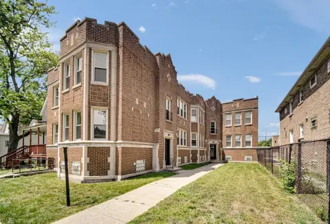 Chicago Multifamily Property For Sale