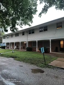 5-Unit Townhouse-Style Apartment Building