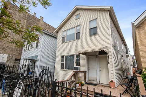 Pilsen Four-Unit Building For Sale