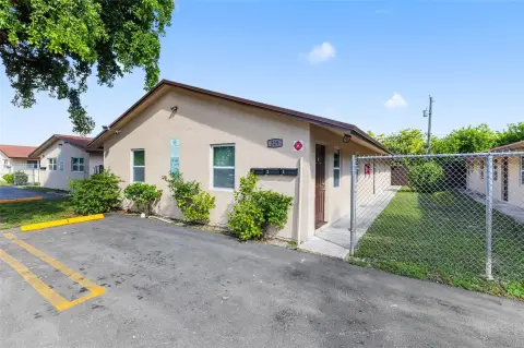 Renovated Triplex in Pompano Beach