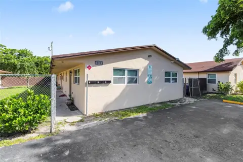 Renovated Triplex in Pompano Beach