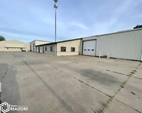 Oskaloosa Commercial Auto Shop Facility